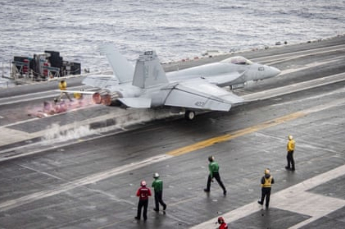 <p>Keterangan Foto: US F/A 18E Superjet yang dirancang jika terjadi perang oleh AS, (Foto:/Twitter/USNavy)</p>
