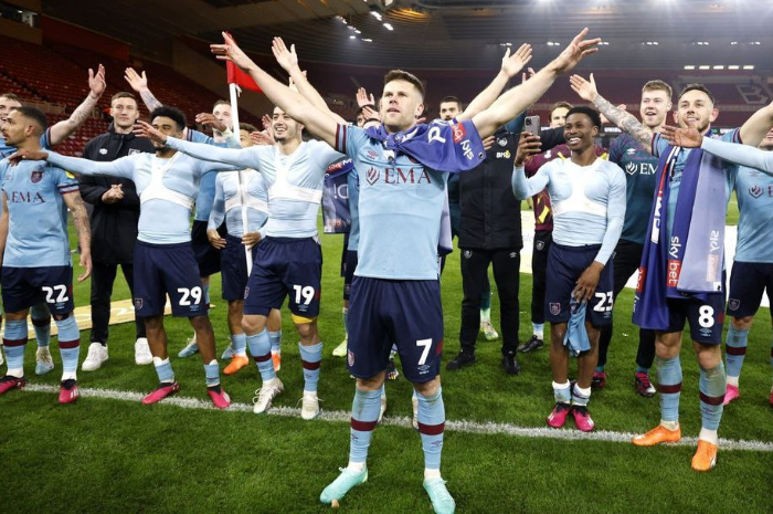 <p>Ket. Foto: Para pemain dari tim Burnley ketika merayakan kemenangan mereka, setelah mengalahkan Middlesbrough di Liga Championship (Foto/Instagram/@burnleyofficial)</p>

