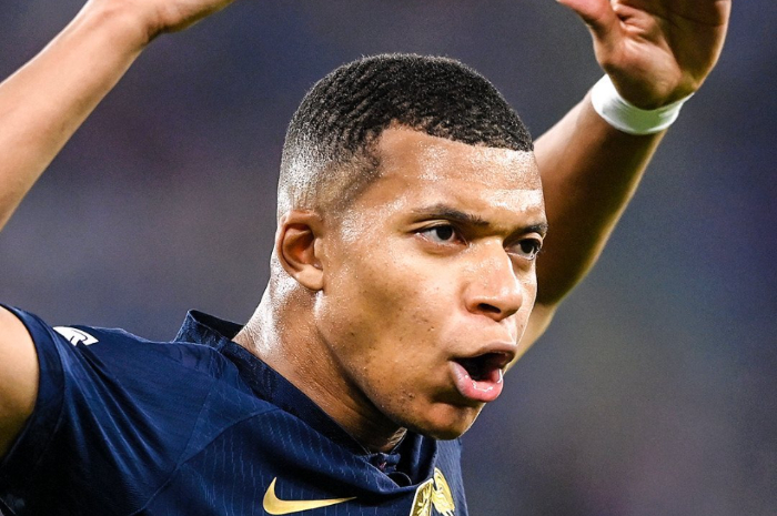 <p>Ket Foto: Foto Kylian Mbappe yang saat ini sedang diburu berbagai klub (Foto/Twitter/@idextratime)</p>
