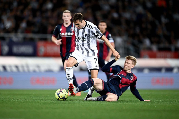 <p>Ket. Foto: Pertarungan antara tim Bologna dengan Juventus di kompetisi Serie A (Foto/Twitter/@juventusfc)</p>
