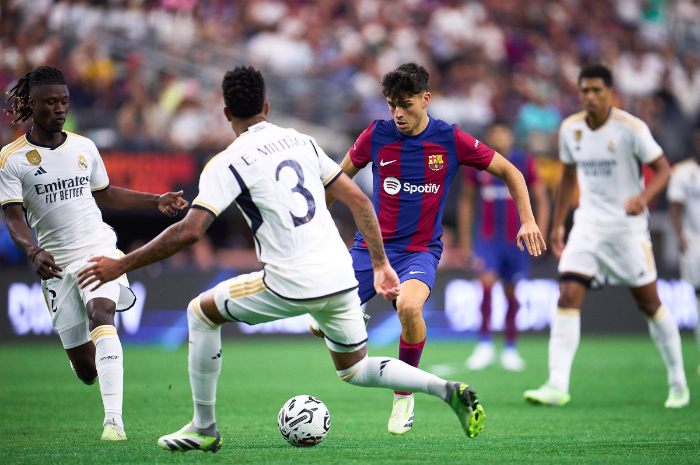 <p>Ket Foto: Foto duel Real Madrid vs Barcelona di lapangan (Foto/Twitter/@idextratime)</p>
