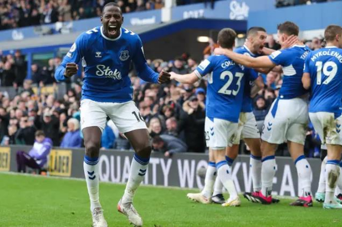 <p>Keterangan Foto: Kemenangan Everton melawan Arsenal, (Foto:/Twitter/Ahunter)</p>