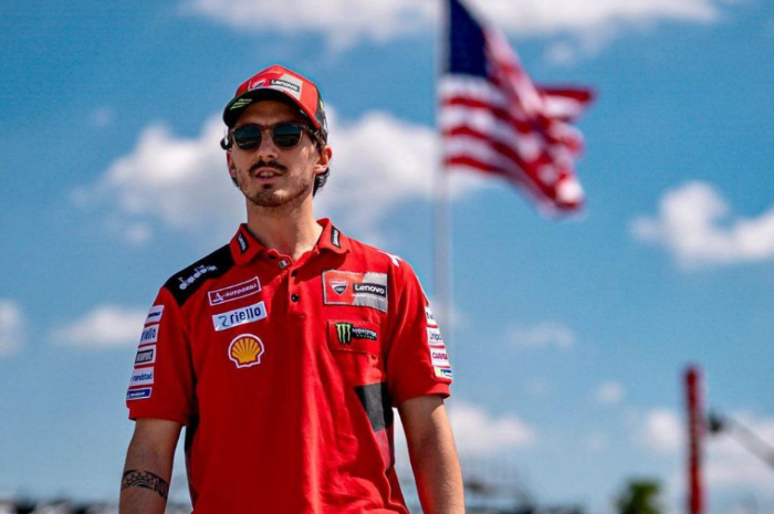 <p>Ket. Foto: Francesco Bagnaia pembalap dari tim pabrikan Ducati, yang menjadi  juara dunia MotoGP 2022 (Foto/Instagram/@pecco63)</p>
