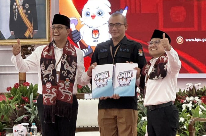 <p>Ket. Foto : Anies Baswedan Menghaturkan Terima Kasih Karena Diterima KPU Meski Jadwal Mundur Hingga 2 Jam Lamanya<br />
(Foto/X/@Nova11959688)</p>
