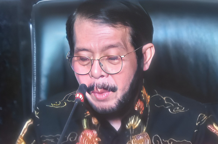 <p>Ket. Foto : Tanggapi Putusan MKMK, Anwar Usman Mengakui Mengetahui Ada Upaya Pembunuhan Karakter<br />
(Foto/X/@awiyanto65)</p>
