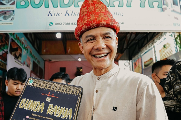 <p>Ket. Foto : Ganjar Pranowo Ungkap Masyarakat Berhak Menilai tentang Putusan MKMK<br />
(Foto/X/@ganjarpranowo)</p>
