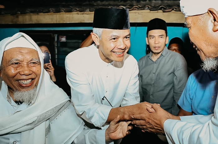 <p>Ket. Foto : Ketua TPN Ganjar Pranowo Tegaskan Cuitan Ganjar Tentang Loyalitas Merupakan Ungkapan Kekaguman pada Pekerja Kretek<br />
(Foto/X/@ganjarpranowo)</p>
