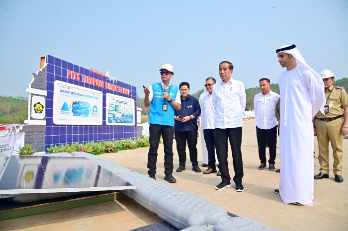 <p>Ket. Foto : Jokowi Pimpin Upacara Hari Pahlawan di TMP Kalibata Jakarta Hari Ini<br />
(Foto/X/@jokowi)</p>
