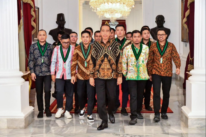 <p>Ket. Foto : Jokowi Resmikan PLTS Terapung Cirata Hari Ini<br />
(Foto/X/@jokowi)</p>
