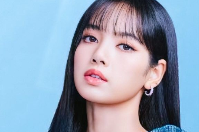 <p>Ket. Foto : Lisa BLACKPINK Dilaporkan Memiliki Beberapa Item Interior Mewah di Rumahnya<br />
(Foto/Pinterest/@httplcver)</p>
