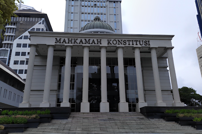 <p>Ket. Foto : Ahli Hukum Jelaskan 2 Kemungkinan Hasil Putusan MKMK Besok<br />
(Foto/GMaps/Pisang Rebus)</p>
