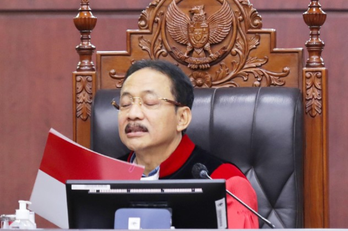 <p>Ket. Foto : Suhartoyo Terpilih Jadi Ketua MK<br />
(Foto/X/@officialMKRI)</p>

