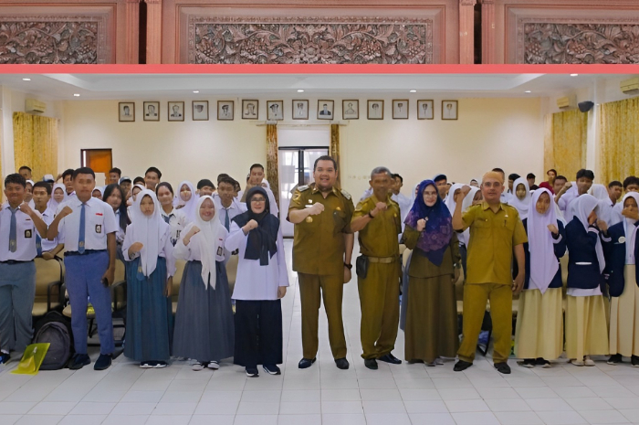 <p>Ket. Foto : PJ Bupati Parigi Moutong Buka Sosialisasi P4GN<br />
(Foto/Prokopim)</p>
