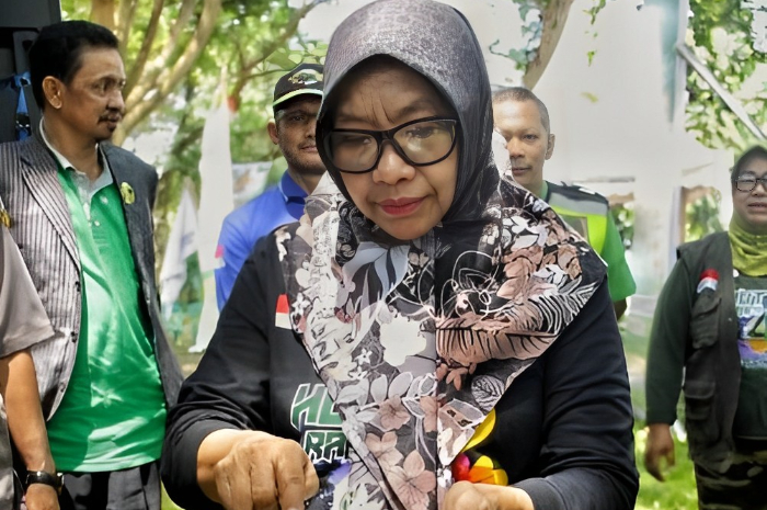<p>Ket. Foto : Sekdis Kominfo Parigi Moutong Hadiri Peringatan HUT RAPI ke 43 Tahun<br />
(Foto/Prokopim)</p>
