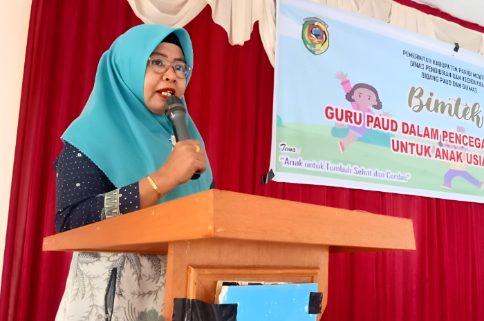 <p>Ket. Foto : Plt Kadis Dikbud Parigi Moutong Membuka Secara Resmi Bimbingan Teknis atau Bimtek Percepatan Penurunan dan Pencegahan Stunting<br />
(Foto/Prokopim)</p>
