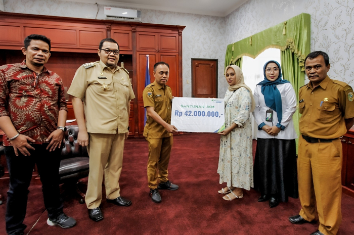 <p>Ket. Foto : PJ Bupati Parigi Moutong Sebut Santunan Kematian Sebagai Salah Satu Bukti Komitmen Pemda Melalui Pihak BPJS Ketenagakerjaan<br />
(Foto/Prokopim)</p>
