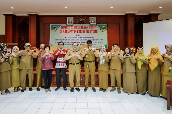 <p>Ket. Foto : Sekda Zulfinasran Ungkap Hambatan Personalia Kearsipan<br />
(Foto/Prokopim)</p>
