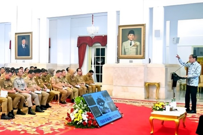 <p>Ket. Foto : PJ Bupati Richard A. Djanggola Menghadiri Pengarahan Jokowi di Istana Negara Bersama 193 Lainnya<br />
(Foto/Prokopim)</p>
