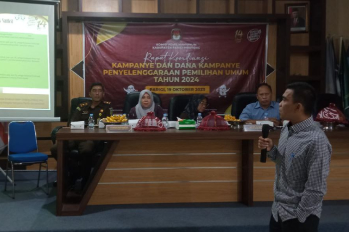 <p>Ket. Foto : KPU Parigi Moutong Adakan Rapat Koordinasi Kampanye dan Dana Kampanye Penyelenggaraan Pemilu 2024<br />
(Foto/gemasulawesi/@Muhammad Rifai)</p>
