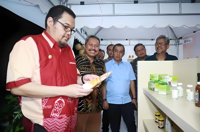 <p>Ket. Foto : PJ Bupati Parigi Moutong Membuka Pameran Promosi Perpustakaan dan Kearsipan serta Lomba Minat Baca<br />
(Foto/Prokopim)</p>

