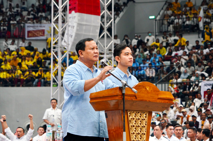 <p>Ket. Foto : Prabowo Tiba Lebih Dulu di RSPAD Gatot Subroto Pagi Ini<br />
(Foto/X/@airlangga_hrt)</p>
