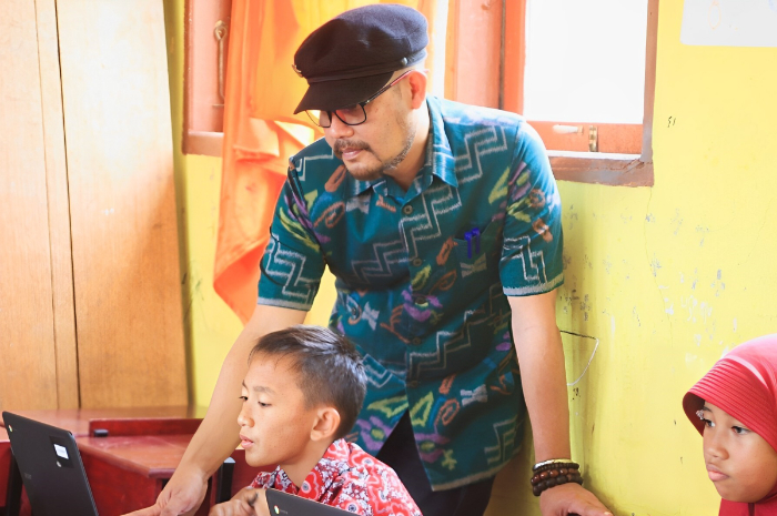 <p>Ket. Foto : Sekda Parigi Moutong Zulfinasran Lakukan Monev Kemarin<br />
(Foto/Prokopim)</p>
