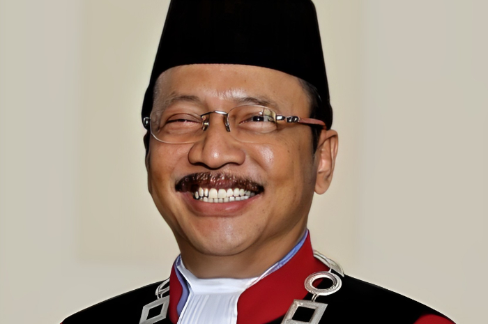 <p>Ket. Foto : Suhartoyo Resmi Menjadi Ketua MK Hari Ini<br />
(Foto/X/@Jateng_twit)</p>
