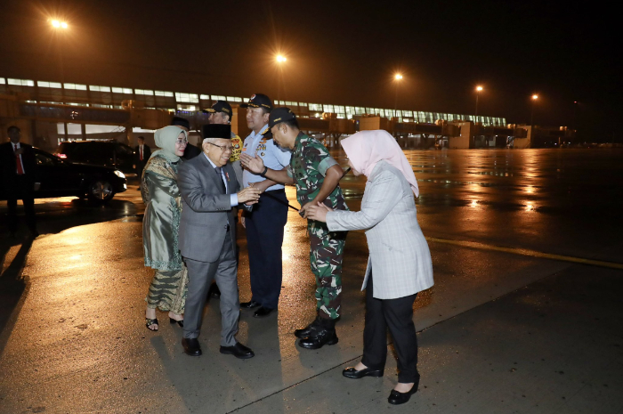 <p>Ket. Foto : Wapres Ma’ruf Amin Mengunjungi 3 Negara dengan Sejumlah Agenda<br />
(Foto/X/@Kiyai_MarufAmin)</p>
