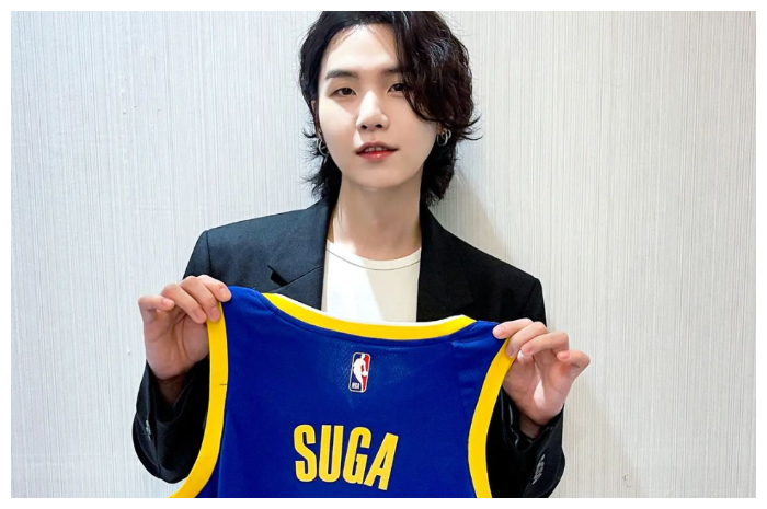 <p>Ket Foto: Suga BTS resmi jadi brand ambassador NBA (Foto/Instagram/@agustd)</p>
