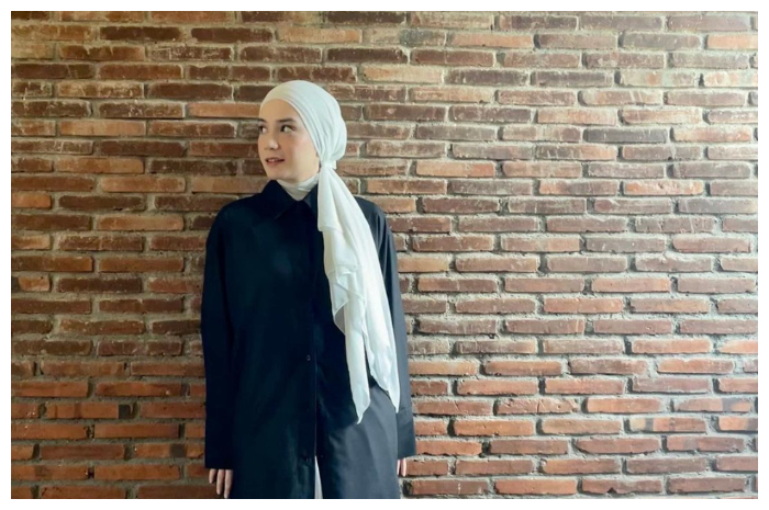 <p>Ket Foto: Putri Anne pamer foto tak berhijab hingga bikin heboh hujatan netizen (Foto/Instagram/@anneofficial1990)</p>