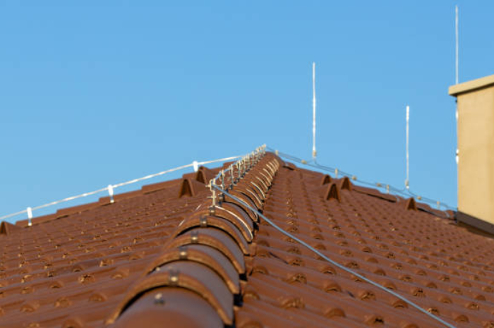 <p>Ket Foto: Penangkal Petir (Foto/Pixabay)</p>
