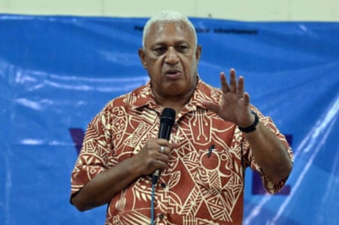 <p>Keterangan Foto: Frank Bainimarama diskors oleh parlemen Fiji,(Foto:/Twitter/Mack)</p>
