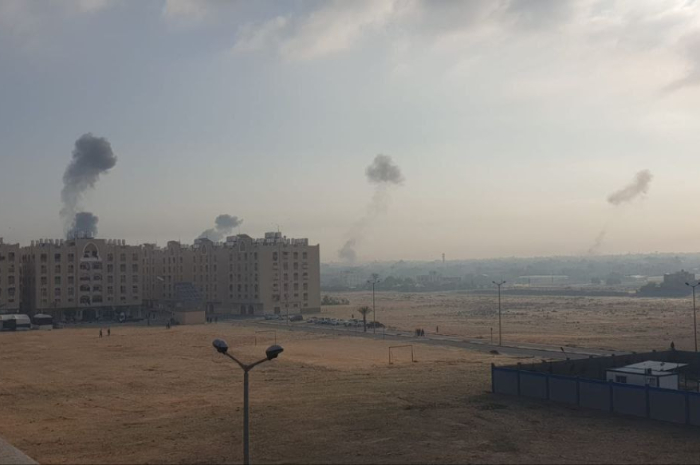 <p>Ket. Foto : Israel Kembali Menggempur Palestina Setelah Gencatan Senjata Tidak Diperpanjang<br />
(Foto/Telegram/Voice Of East)</p>
