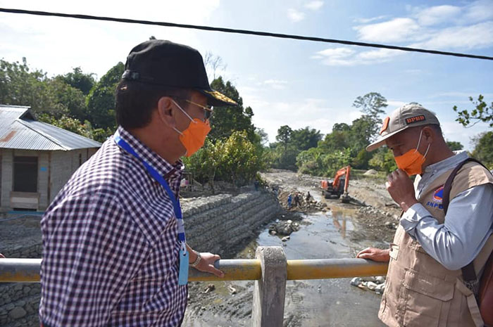 <p>Gubernur Tinjau Dua Lokasi Dampak Bencana Poso Sulawesi Tengah </p>
