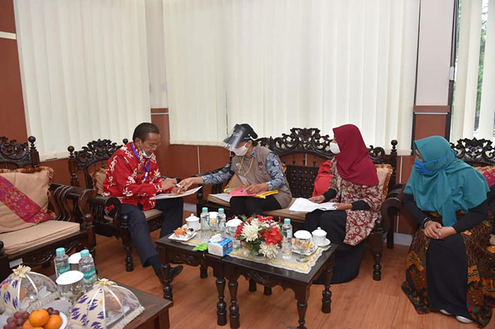 <p>Pilkada Sulawesi Tengah 2020, PPDP Kota Palu Coklit Gubernur</p>
