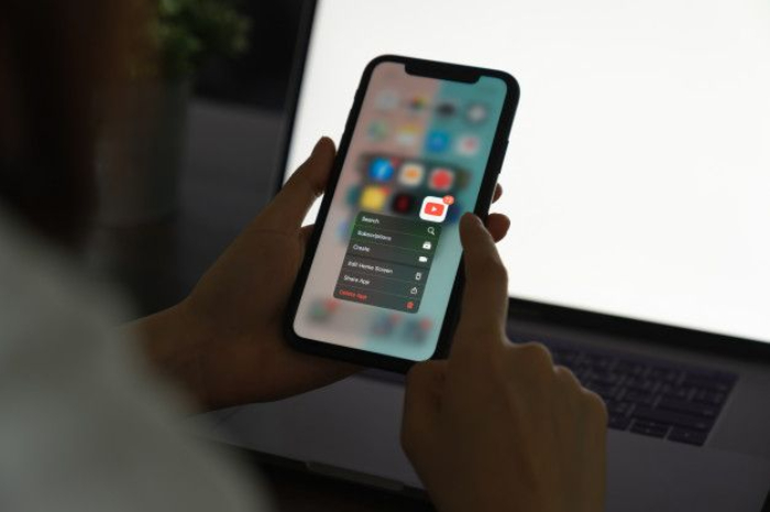 <p>Foto ilustrasi HP iPhone yang bermasalah dengan pemblokiran IMEI (foto/pinterest)</p>
