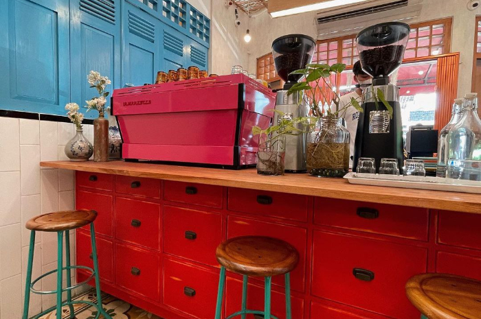 <p>Ket foto: Serunya ngopi di cafe Nyah Lemu Solo, estetik tiap sudutnya (Foto/Instagram/diaryoftazyaa)</p>
