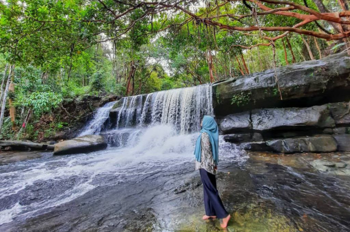 <p>Ket foto: Keindahan panorama di wisata Air Terjun Pancur Aji Sanggau Kalimantan Barat (Foto/Instagram/riayuliaanti)</p>
