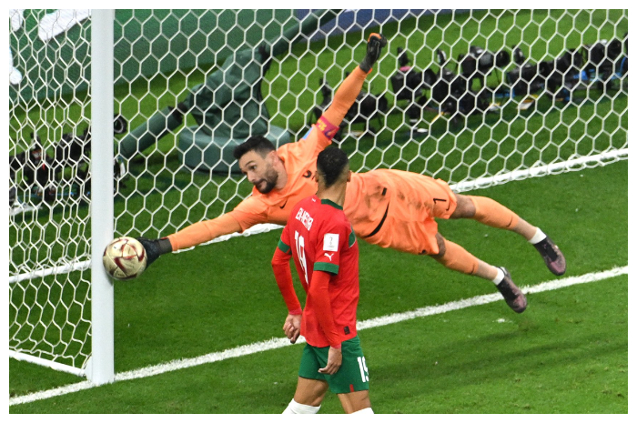 <p>Ket. Foto: Hugo Lloris saat selamatkan gawang (Twitter/@fifaworldcup_fr)</p>
