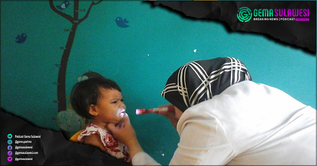 <p>Dokter memeriksa kesehatan anak (Ilustrasi Gambar)</p>
