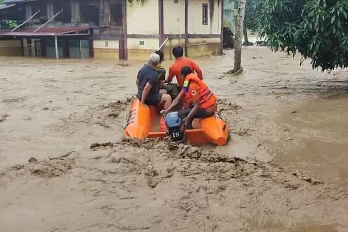Tragedi Banjir Bandang Lahat: 3000 Orang Terdampak dan Satu Anak Ditemukan Meninggal