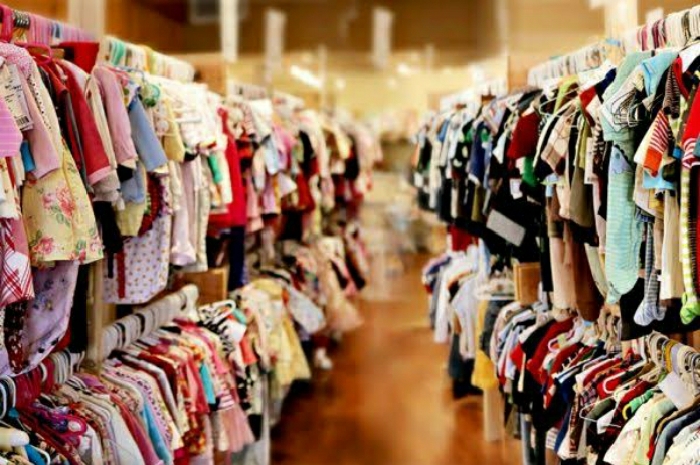 <p>Ket. Bisnis menggiurkan pasar thrifting membawa masalah kesehatan (Foto/Bima) </p>
