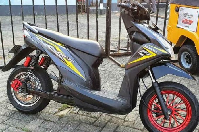 <p>Dapatkan subisid motor listrik dengan melakukan konversi motor biasa ke motor listrik di bengkel resmi (Foto/Honda) </p>
