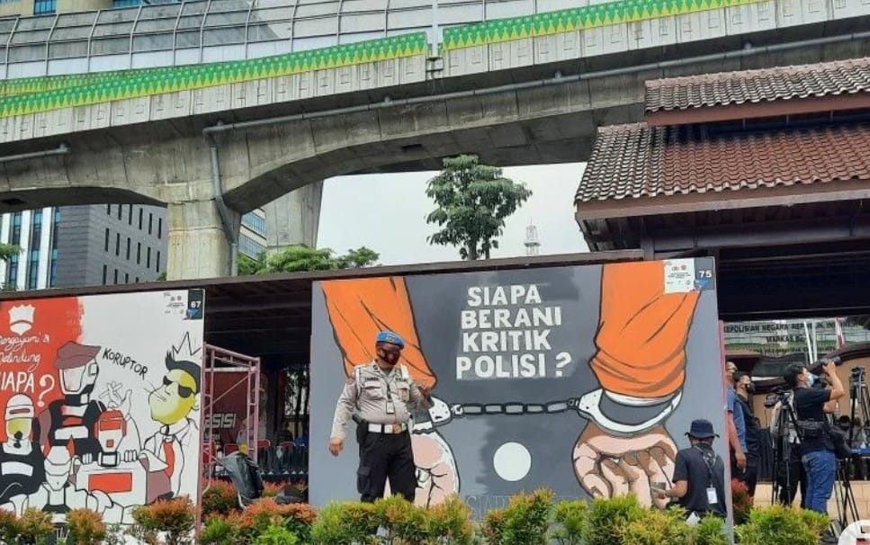 <p>803 Peserta Ikuti Bhayangkara Festival Mural 2021</p>
