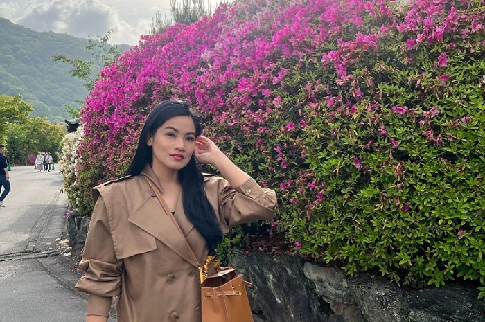 <p>Ket Foto: Titi Kamal tampak cuek saat isu masih hangat tentang kasus perselingkuhan Christian Sugiono (Foto/Instagram/@titi_kamall) </p>
