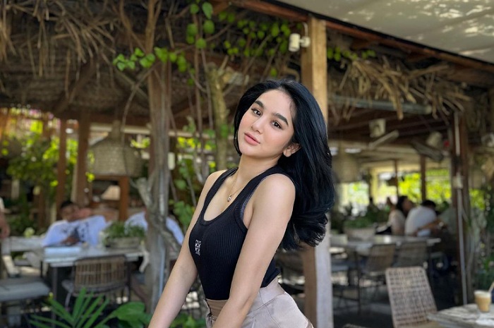 <p>Ket Foto: Hana Hanifah membantah menjadi orang ketiga di kasus perselingkuhan rumah tangga Christian Sugiono dan Titi Kamal (Foto/Instagram/@hanaaaast) </p>
