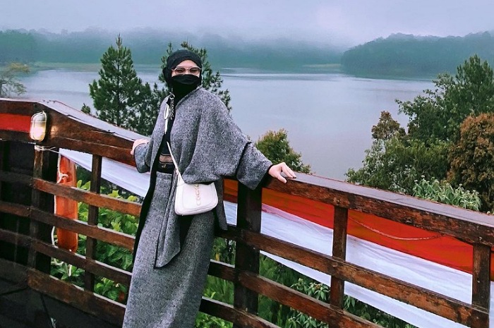 <p>Ket Foto: Inara Rusli memilih melepas cadar di depan para media demi menafkahi kebutuhan sang anak dan kembali ke dunia entertainment (Foto/Instagram/@mommy_starla) </p>
