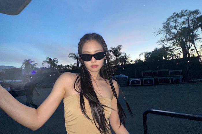 <p>Ket Foto: Jennie blackpink mengenakan tiga busana dalam acara Festival Film Cannes 2023 (Foto/Instagram/@jennierubyjane) </p>
