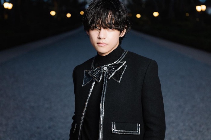 <p>Ket Foto: Terdapat fakta-fakta menarik dari V BTS yang terciduk kencan bersama Jennie blackpink (Foto/Instagram/@thv) </p>
