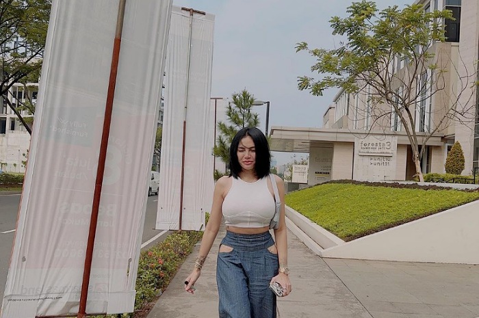 <p>Ket Foto: Nikita Mirzani merasa sakit hati pada sang anak Lolly karena telah bongkar aib ibunya (Foto/Instagram/@nikitamirzanimawardi_172) </p>
